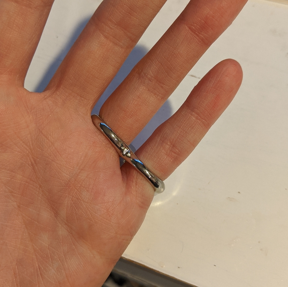 Connected Black Jewel Ring - Picture 2 of 3